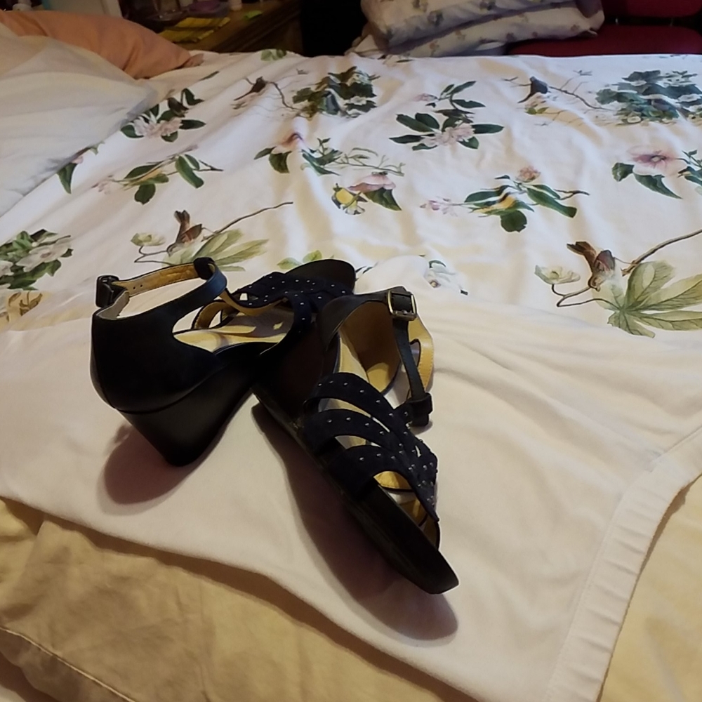 Shoes - Picture 3 of 3